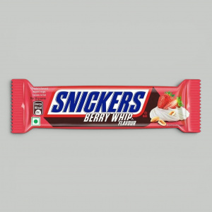 Батончик шоколадный Snickers Berry Whip 40гр
